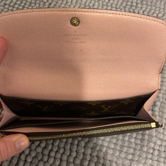 Authentic Louis Vuitton Emilie Wallet - Picture 3 of 10